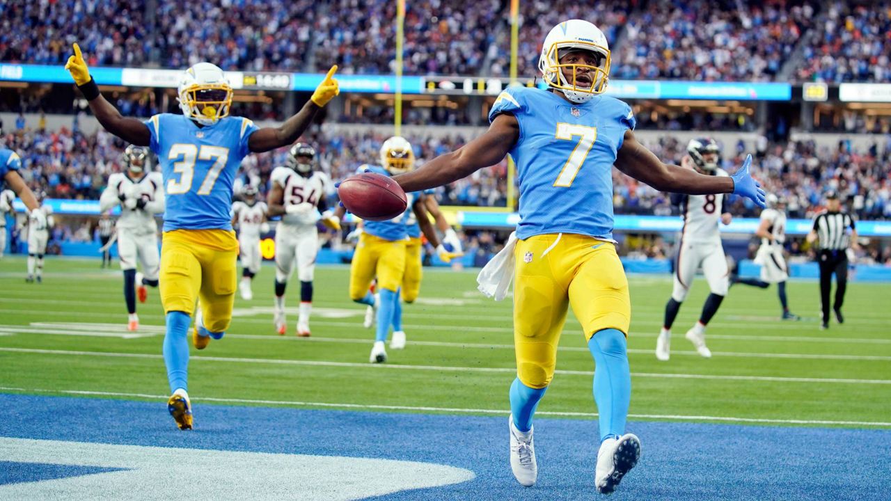 Chargers close in on playoff spot against injuries, history