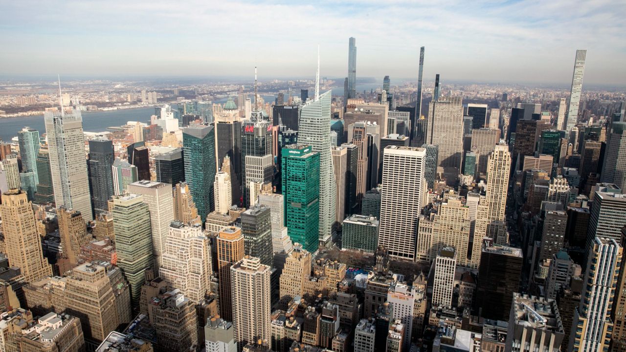 Manhattan saw highest average rent ever last month report