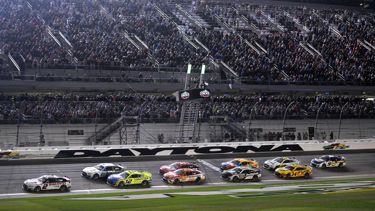 17 drivers vie for NASCAR's final postseason spot at Daytona