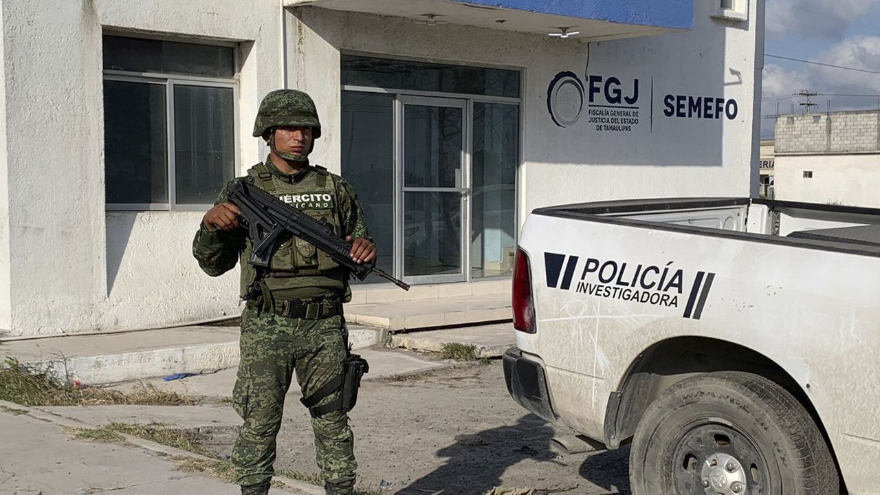 A Mexican army soldier guards the Tamaulipas State Prosecutor´s headquarters in Matamoros, Mexico, Wednesday, March 8, 2023. (AP Photo)