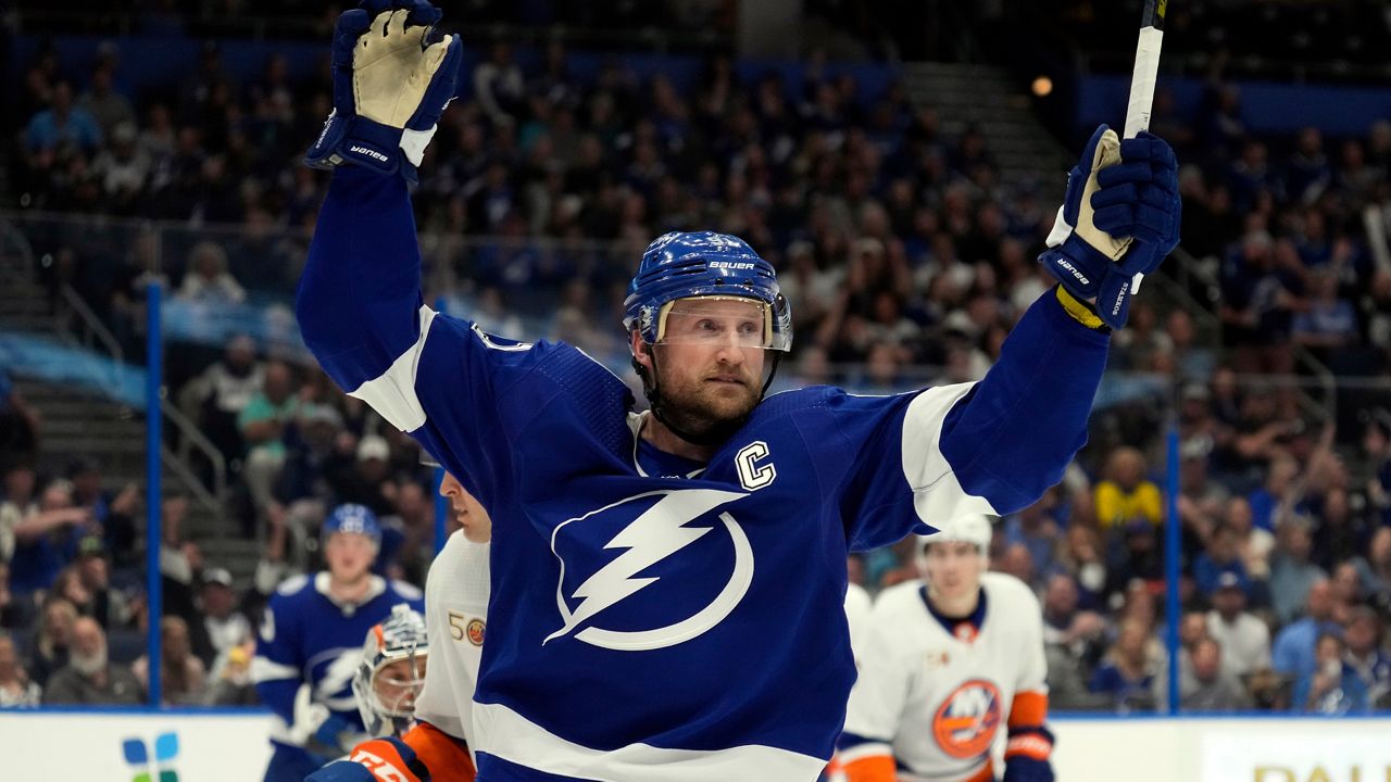 Stamkos disappointed Lightning haven't talked about contract
