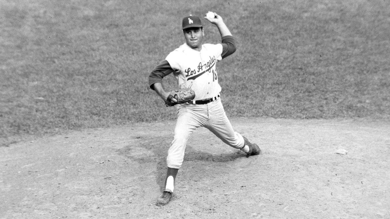 L.A. Dodgers' pitcher Ron Perranoski is shown in action against the New York Mets at the Polo Grounds in New York, Aug. 17, 1963. (AP/John Rooney)