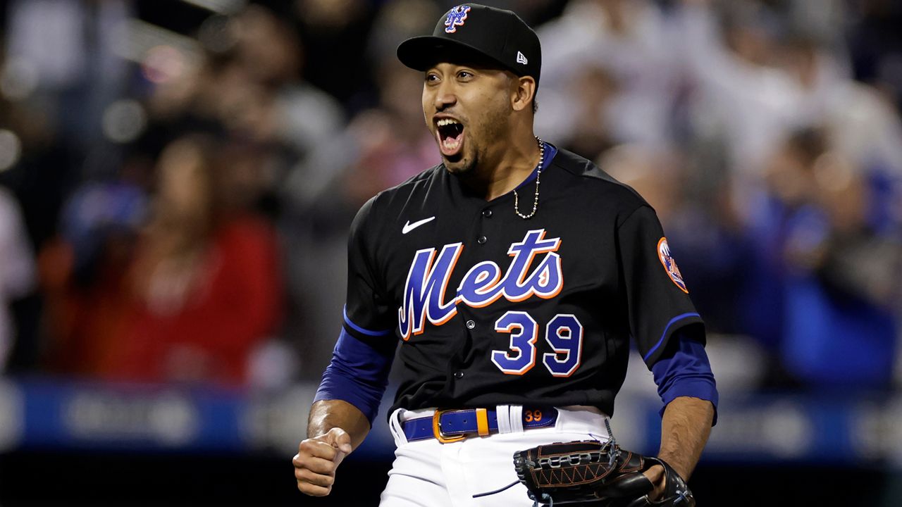 Five Mets pitchers combine on no-hitter