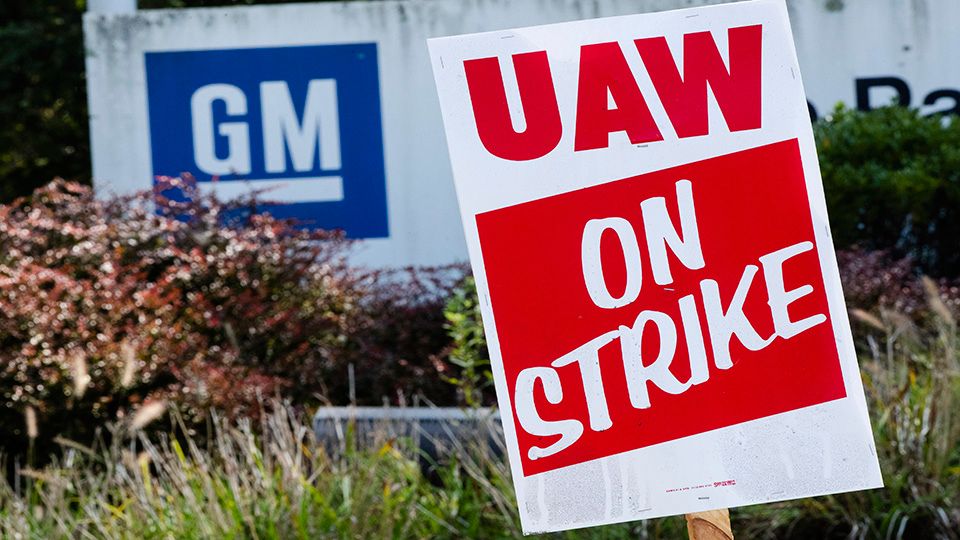 GM CEO Joins Talks; Deal To End Strike May be Near