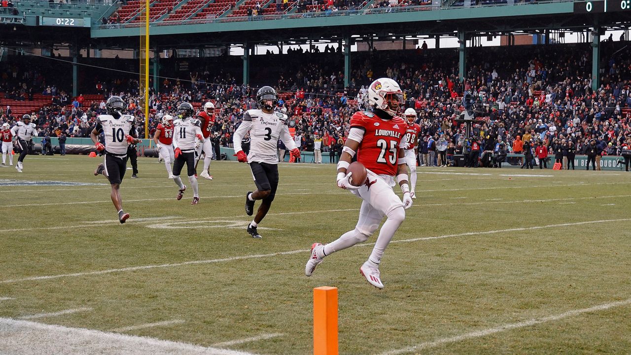 Louisville beats Cincinnati 247 to win Fenway Bowl