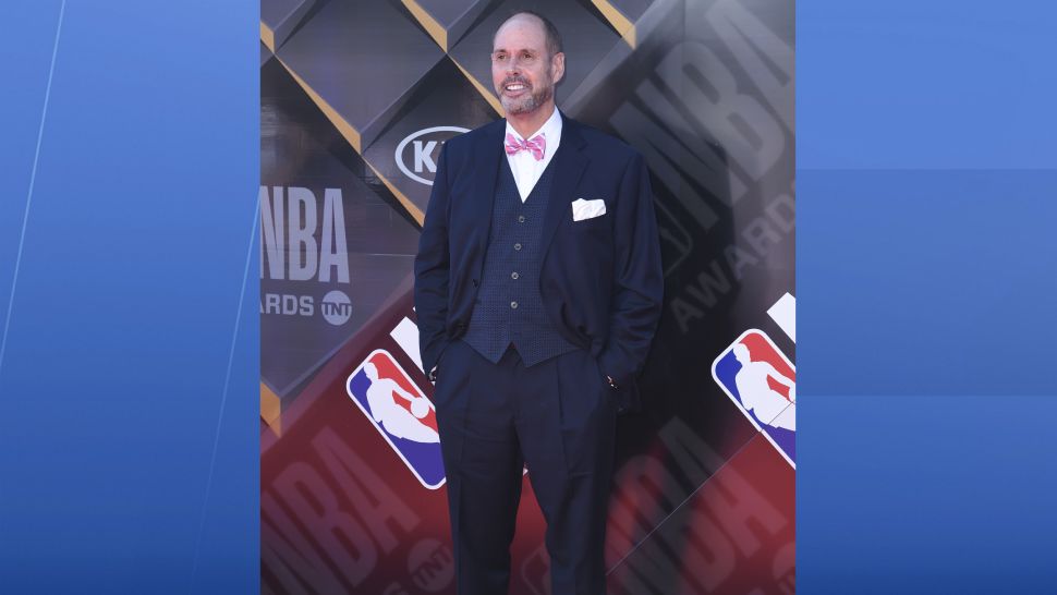 Ernie Johnson to be honored with the Award of Excellence from the Vince Lombardi Cancer Foundation milwaukee