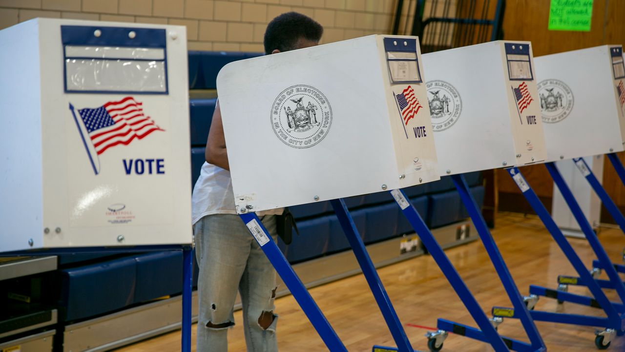 Decision 2022 Registering to vote for the November election