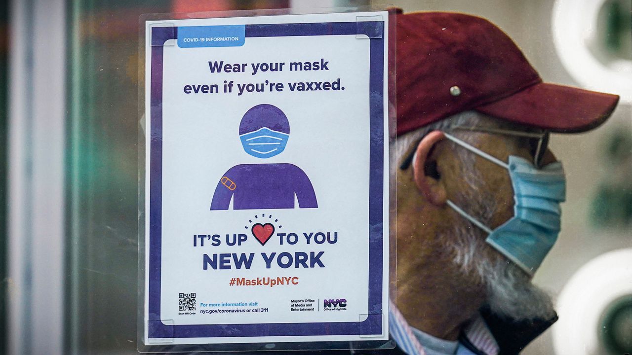 NYC asks to wear a mask in public again due to covid rebound