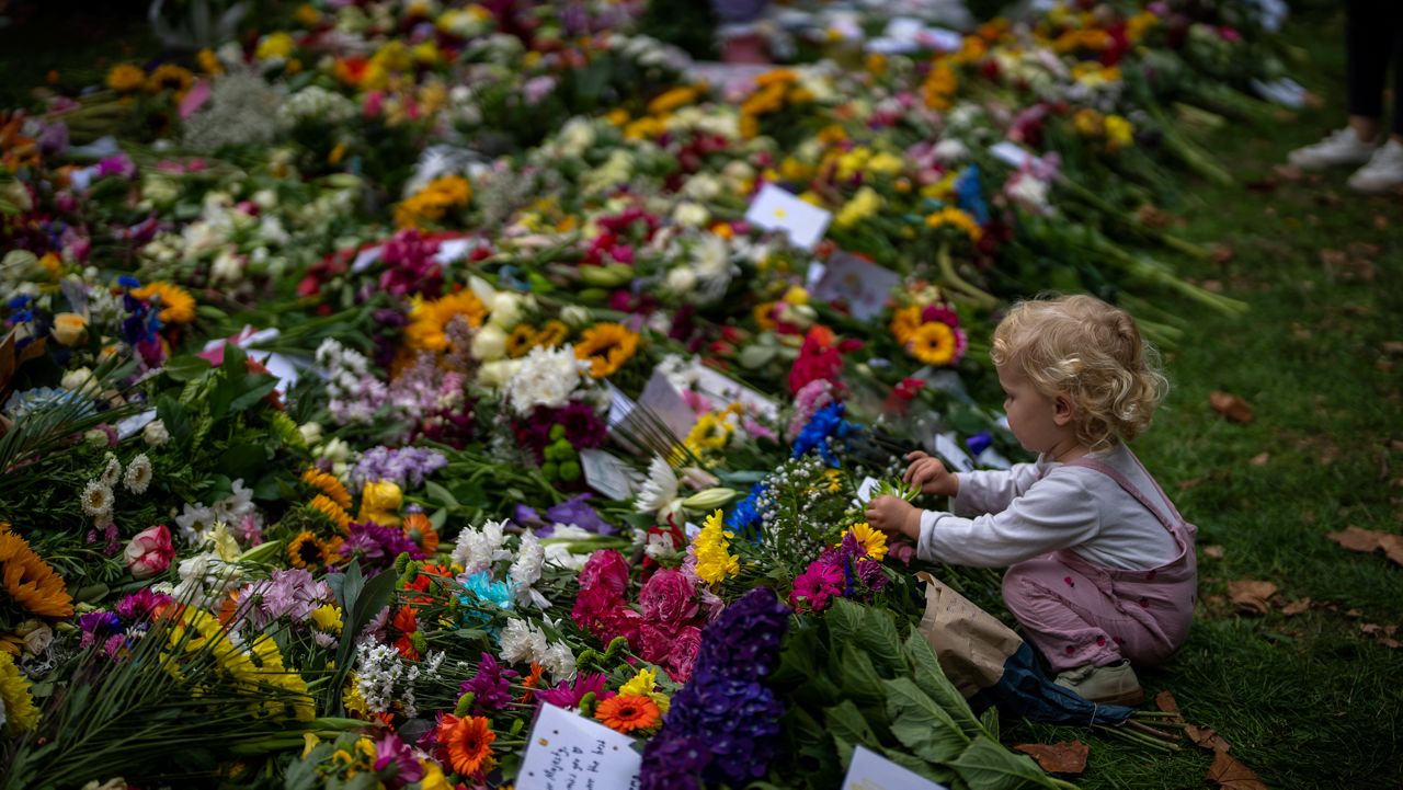 Wisconsin tourist joins memorial gatherings in London