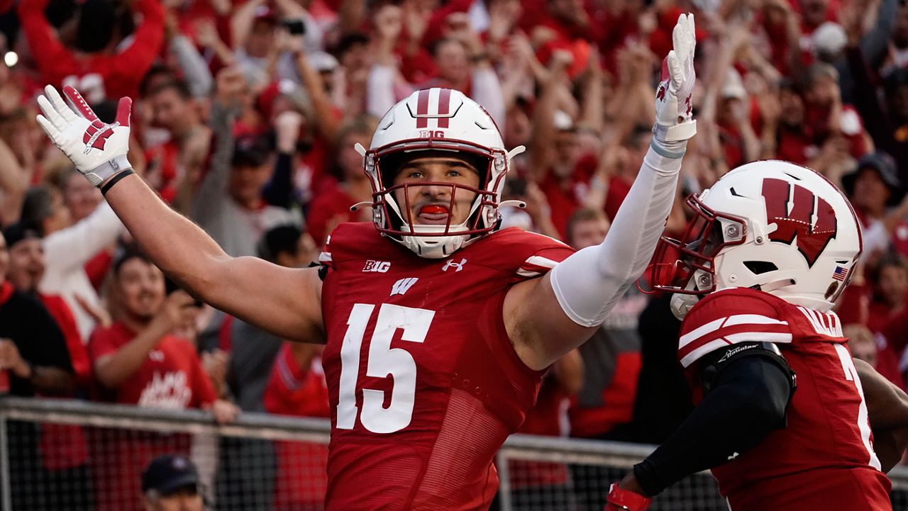 Wisconsin Football: JJ Watt Elected To UW Athletic Hall Of Fame