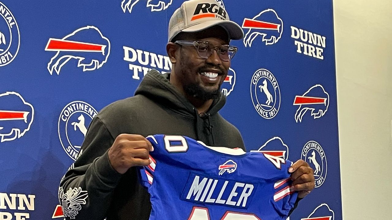 No matter whose jersey he's wearing, Bills' Von Miller dominates