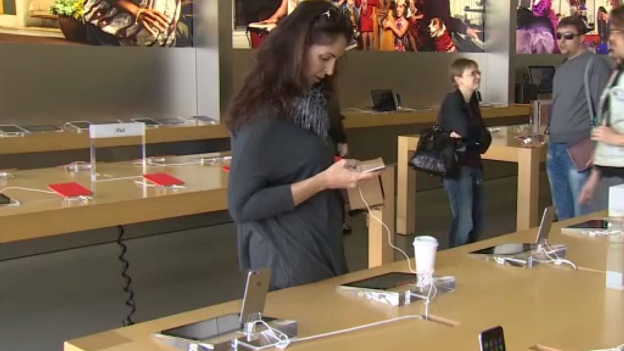 Computer scientist discusses Apple's entrance into AI