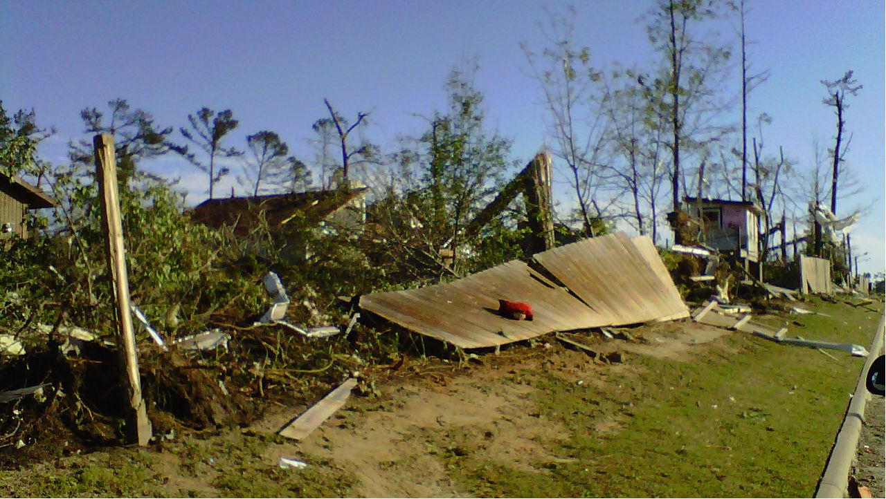 Tornado damage near Fayetteville April 16, 2011