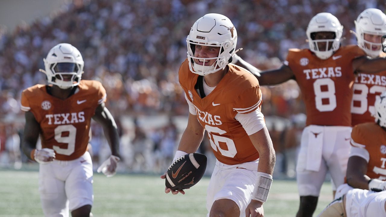 AP Top 25: Texas bumped to No. 3