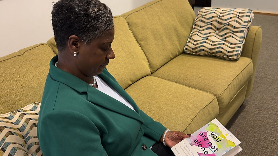 'A listening ear really does help': Volunteer says mental health is especially important during holidays