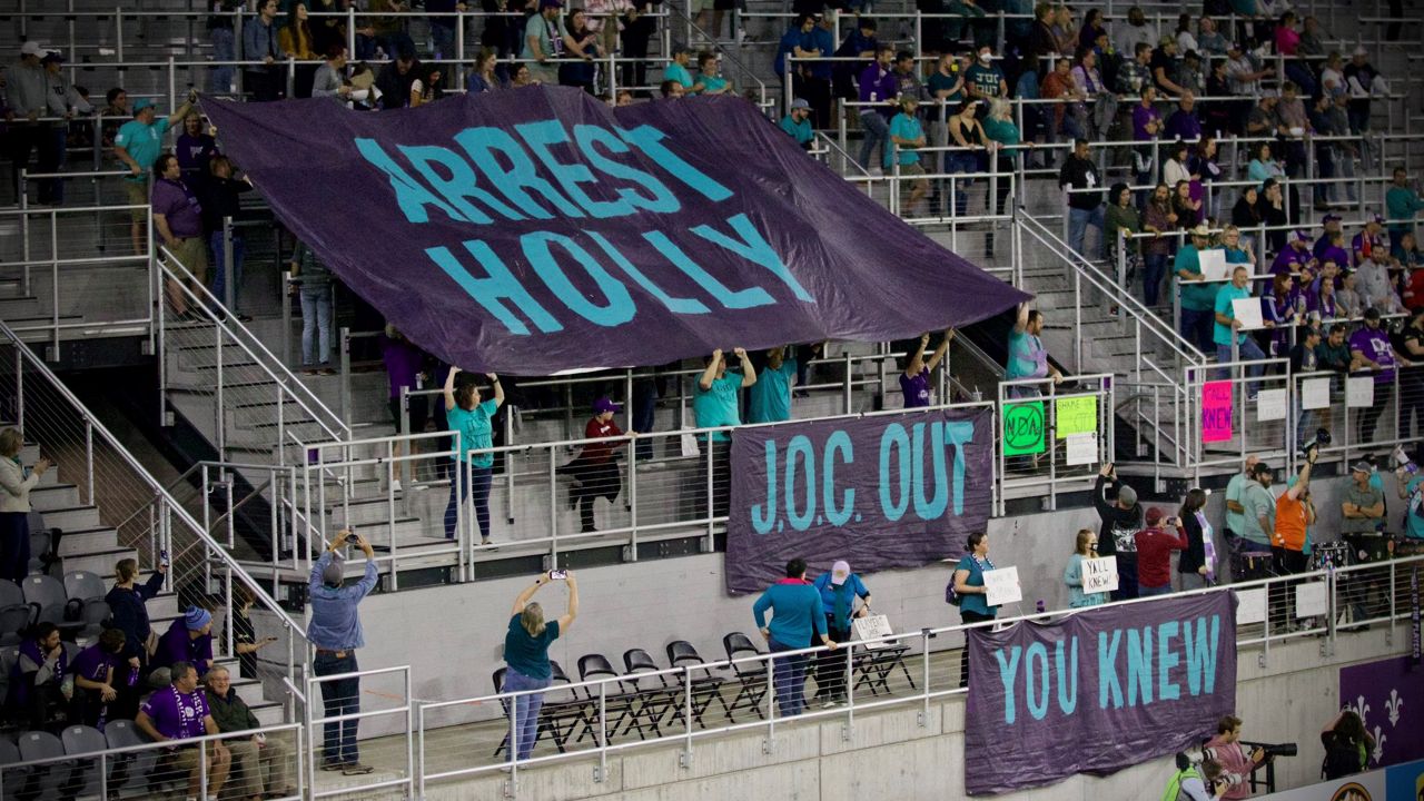 Racing fans protest O'Connor, leadership at Lou City FC game