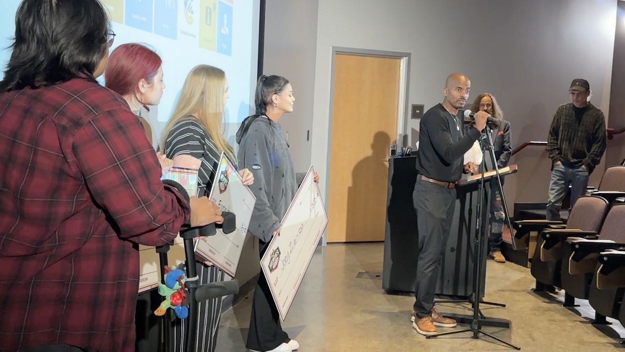 Artist and entrepreneur helps SoCal students learn the business side of art