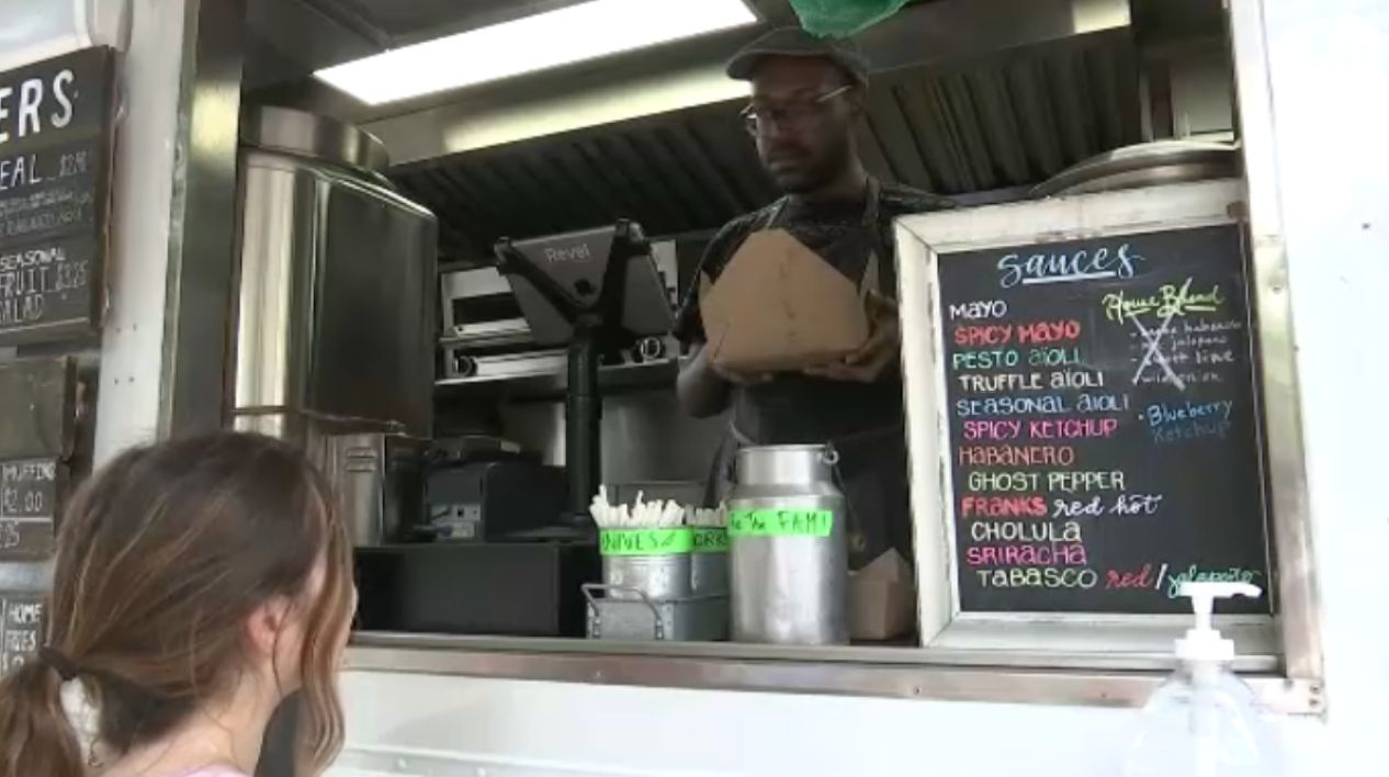 Gourmet eatery puts breakfast on wheels in Astoria