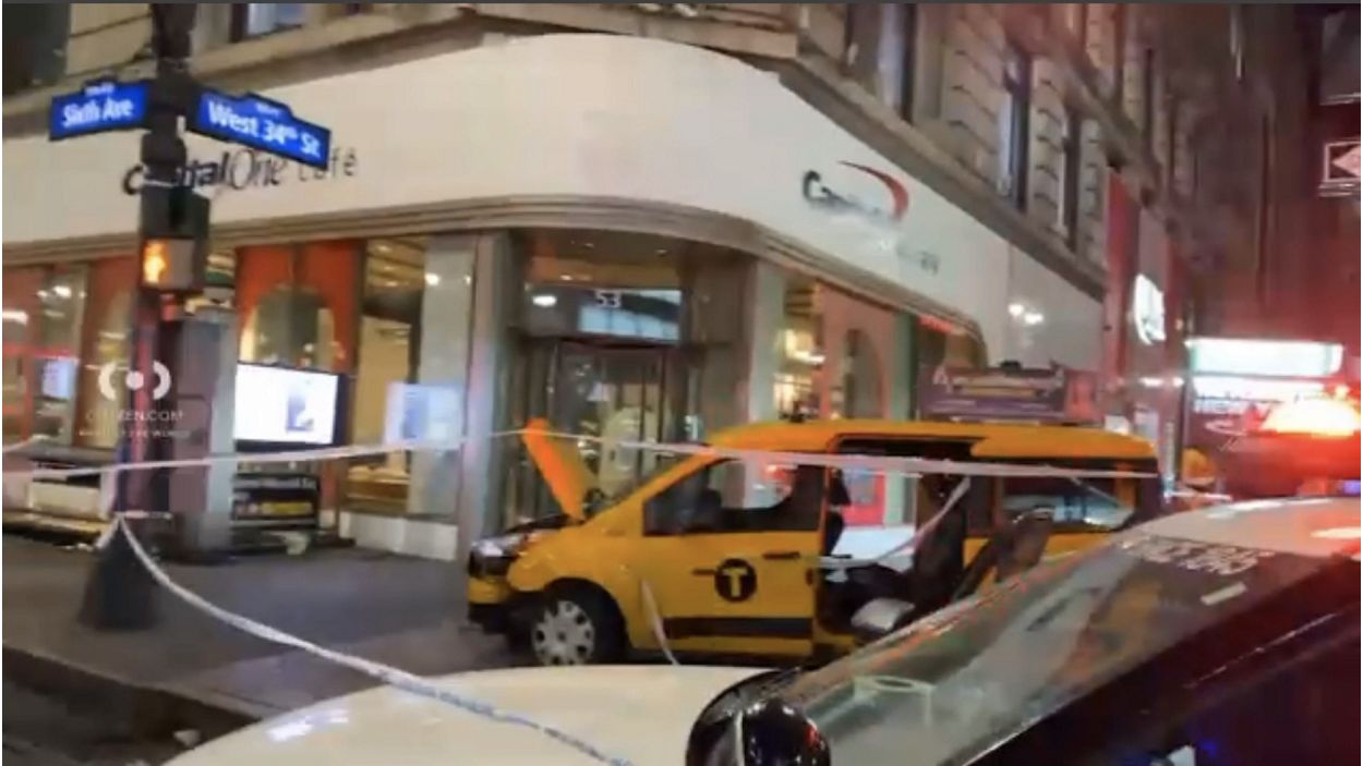 Un conductor de taxi atropella a varias personas en Midtown