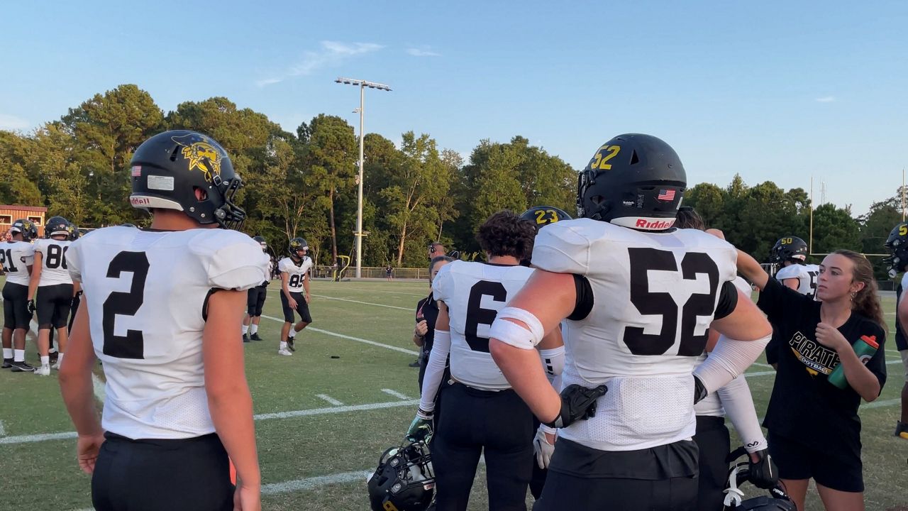 TOPSAIL FOOTBALL PREVIEW: Pirates ready to lean on senior duo