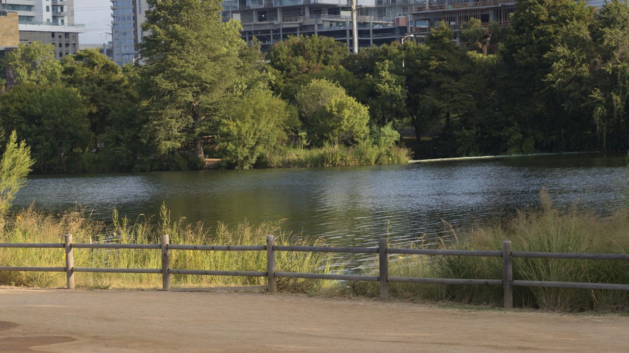 Trail along Lady Bird Lake. (Spectrum News 1/FILE)