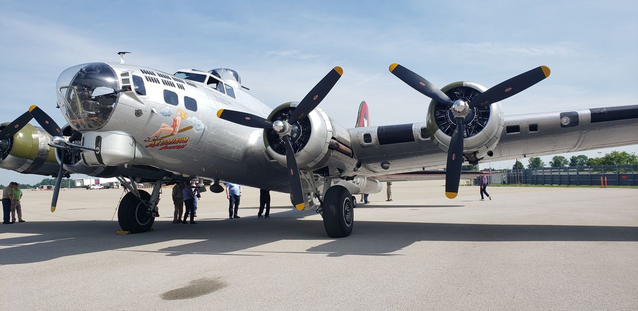 B17 TOUR STOP VISITS LEXINGTON