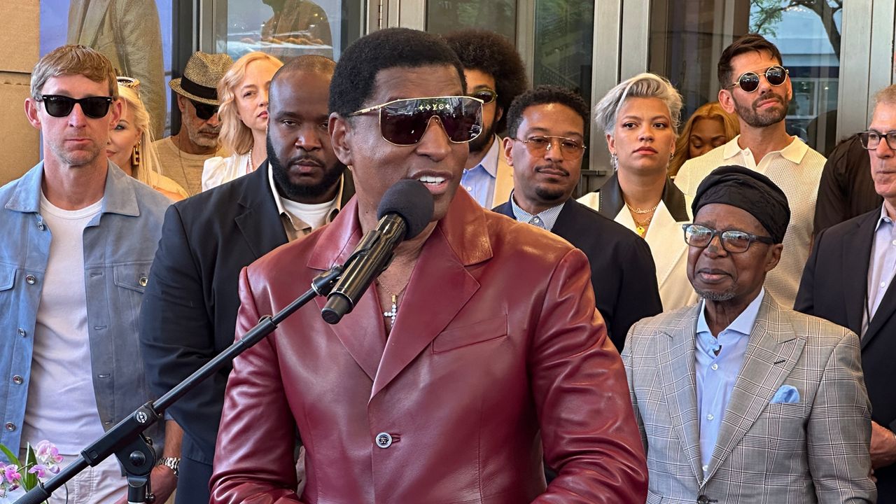 In receiving the honor, Babyface thanked his music partners, fans and God. (Spectrum News NY1/Dean Meminger)