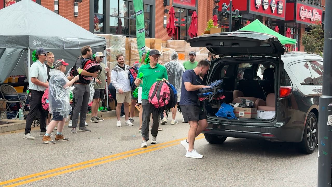 Local Non-Profit Aids 1,000 Teachers in Supply Drive Thru