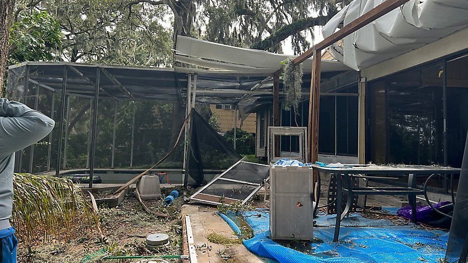 Tampa family deals with damage caused by Hurricane Ian