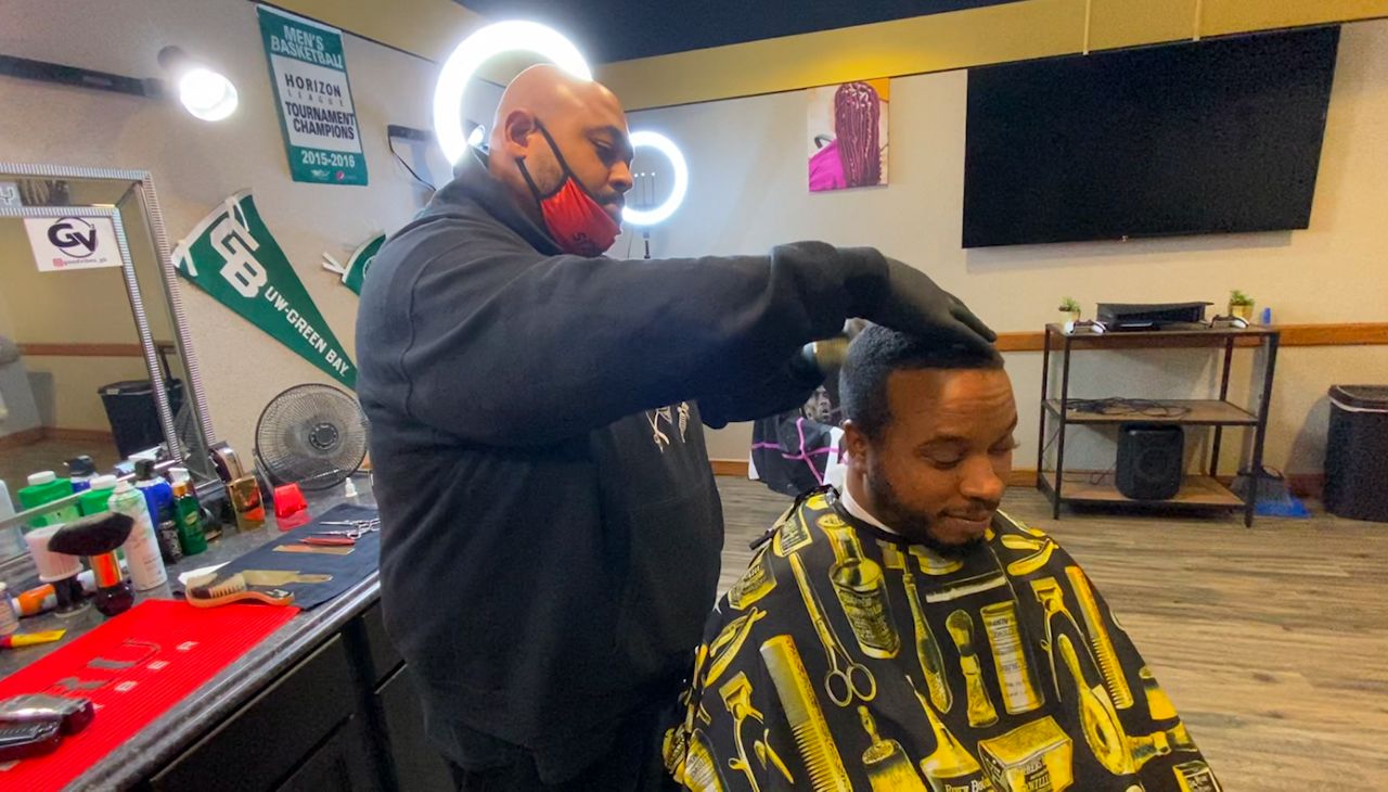Starz Barber & Beauty Opens at UW Green Bay