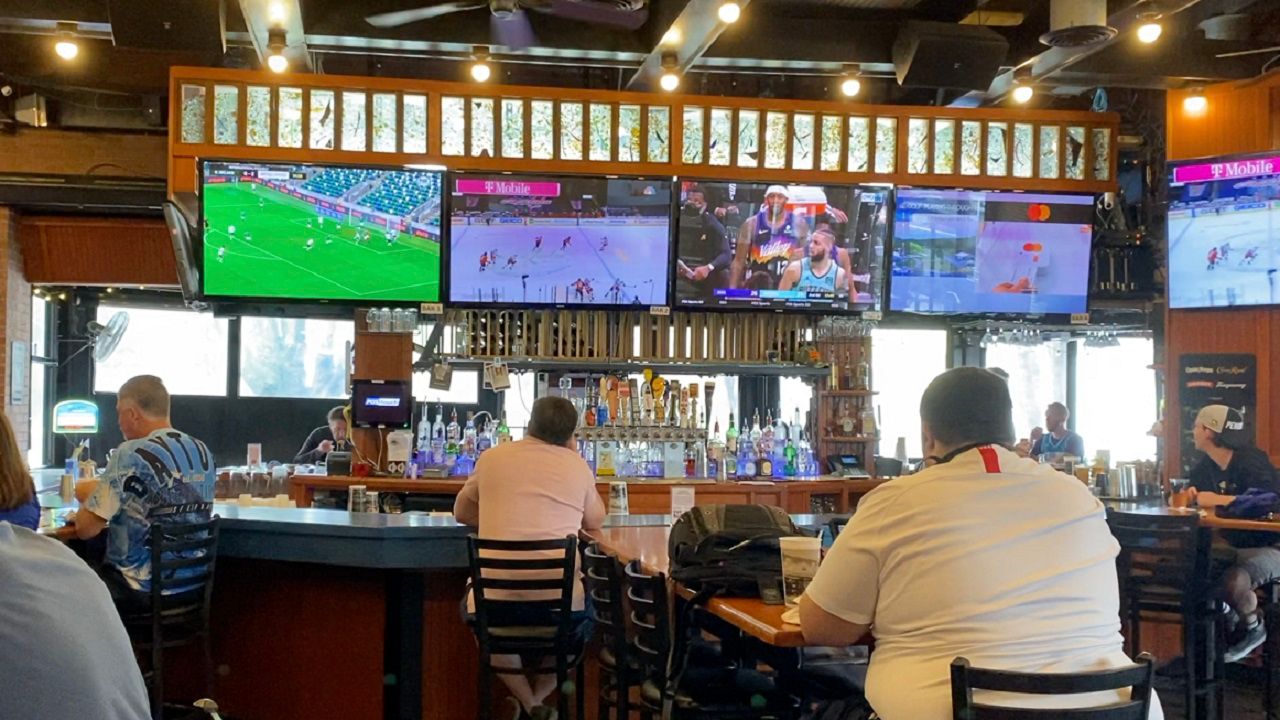 Bars Prepare for Busy Basketball Season