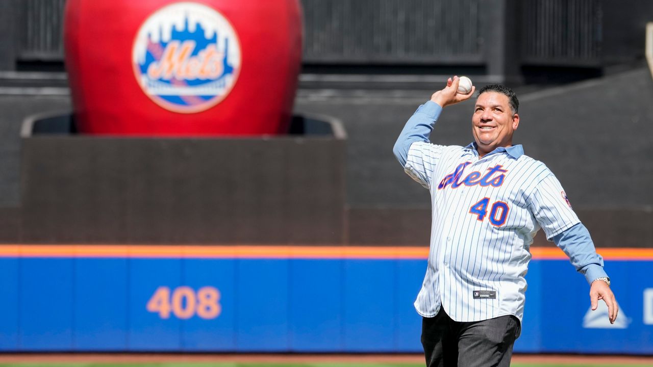 Bartolo Colon caught up with an old friend in the Citi Field