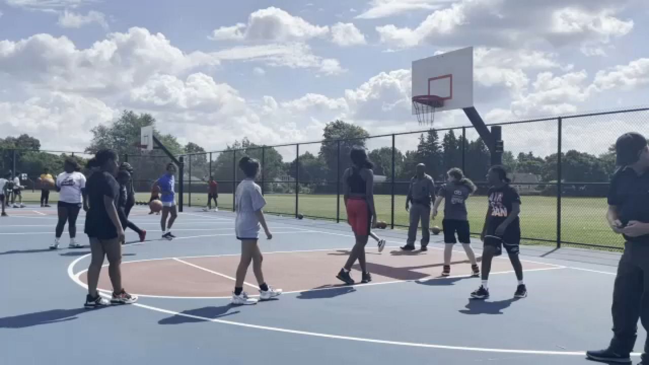 Iglesia basketball camp working to bring Rochester together