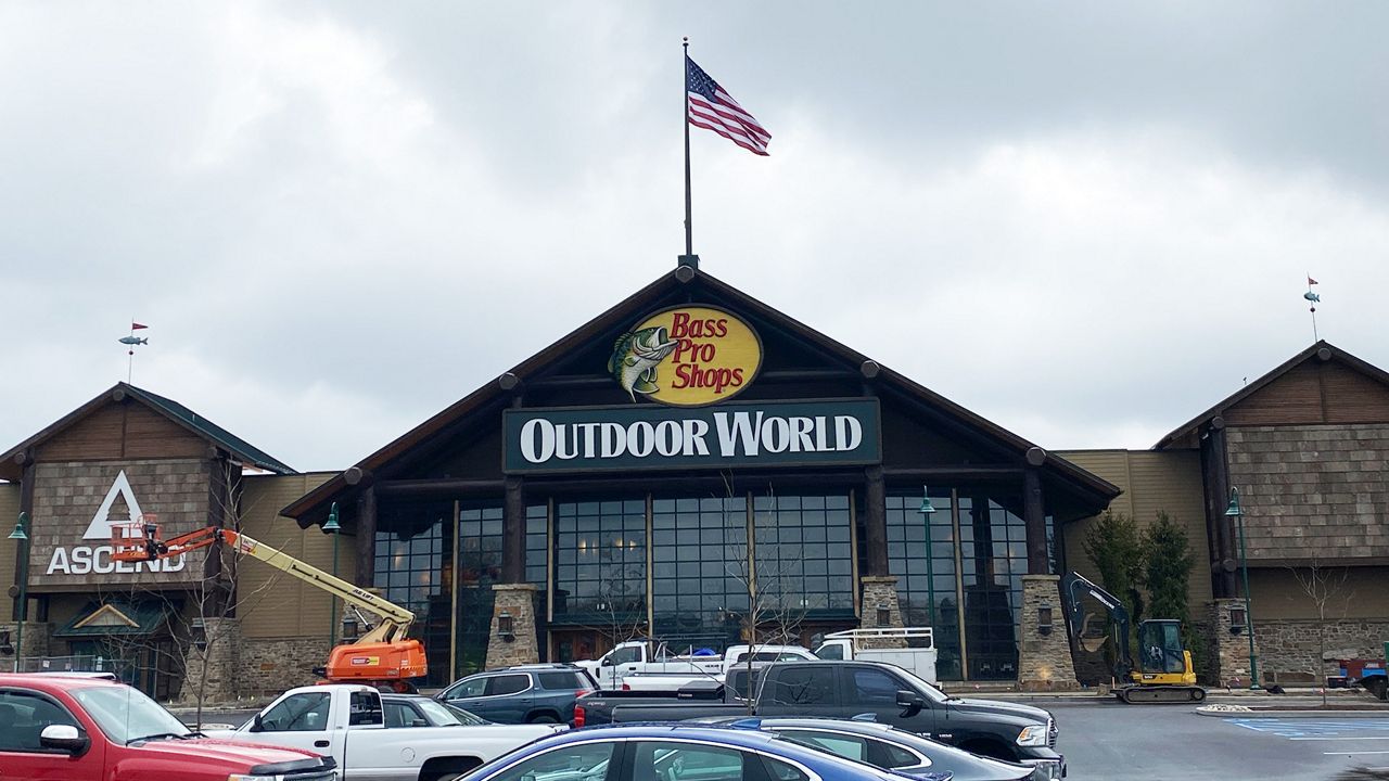 Bass Pro Shops in Sunset Hills to open early May