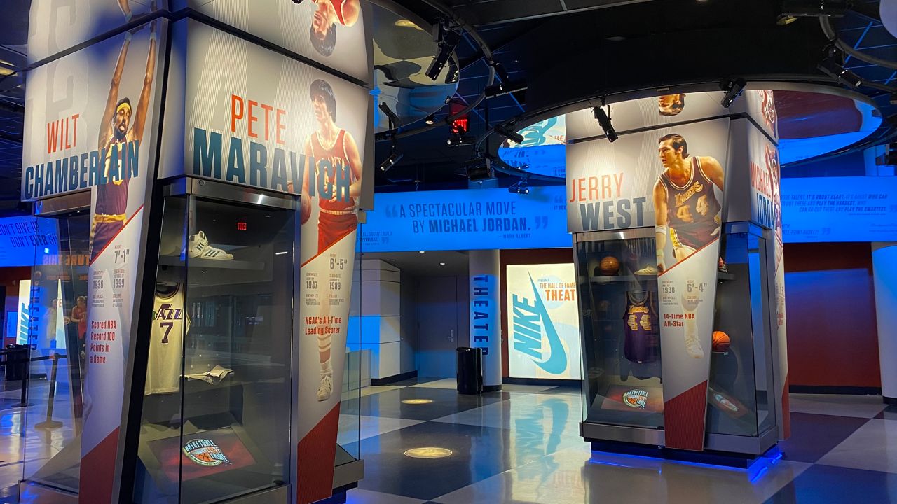 SWISH! Naismith Basketball Hall of Fame celebrates history of game, big hit  with hoop fans - Sports Collectors Digest