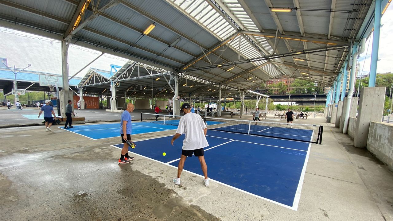 Pickleball fever hits Brooklyn Bridge Park