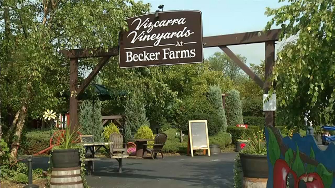 Becker Farms Adjusts for ApplePicking Season