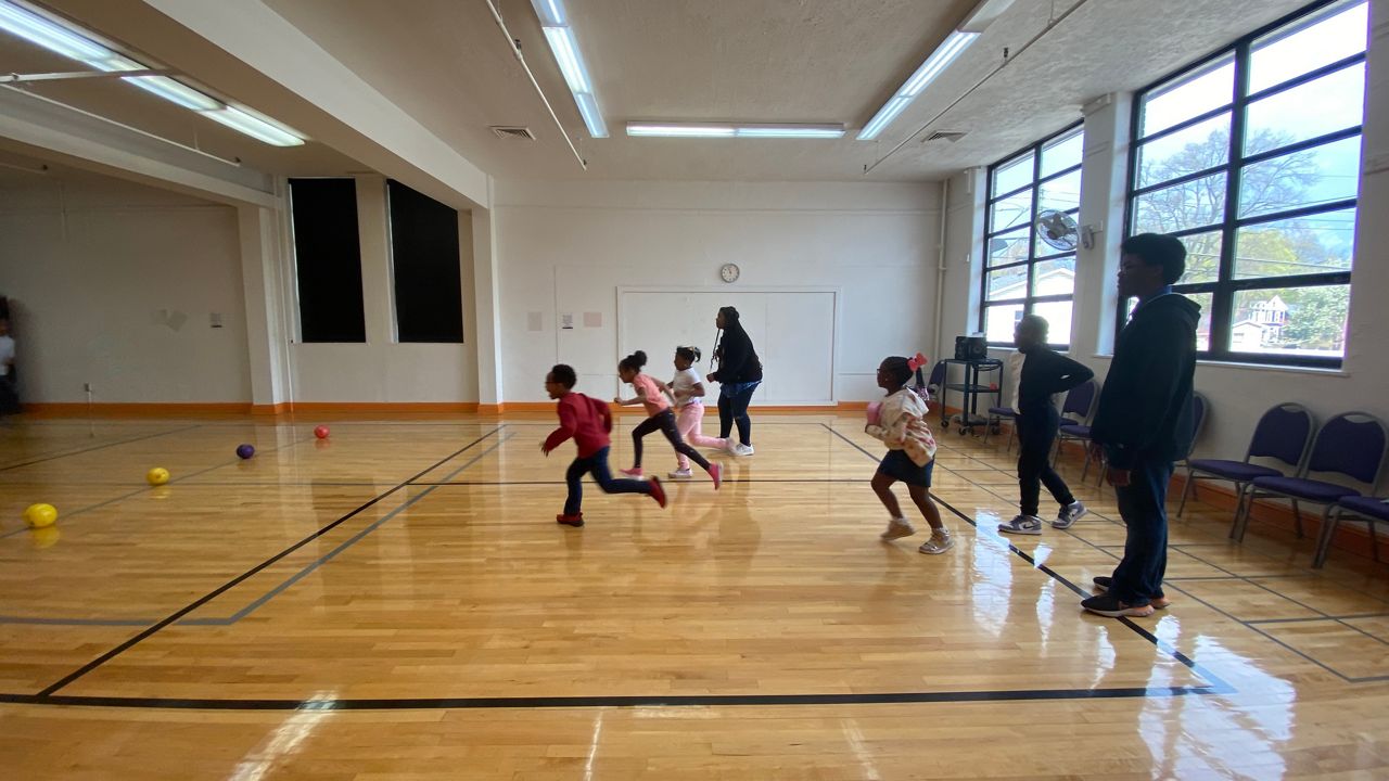 louisville-looks-to-extend-community-center-hours