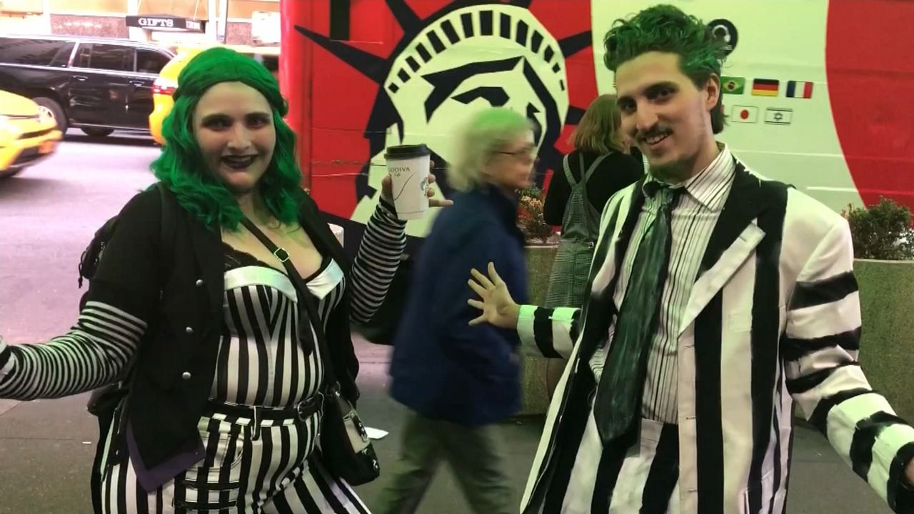 Beetlejuice the Musical Draws Theatergoers in Costume