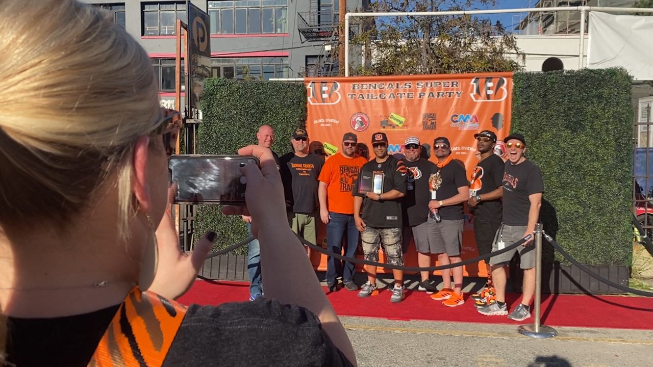 Bengals fans turn LA into The Jungle away from home