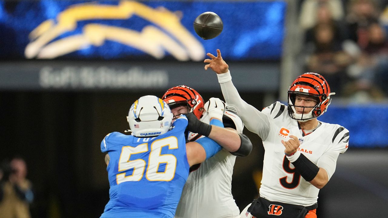 Cincinnati Bengals quarterback Joe Burrow (9) throws a pass during the first half of an NFL football game against the Los Angeles Chargers, Sunday, Nov. 17, 2024, in Inglewood, Calif. (AP Photo/Eric Thayer)