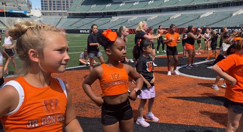 2022 Junior Cheerleaders halftime performance