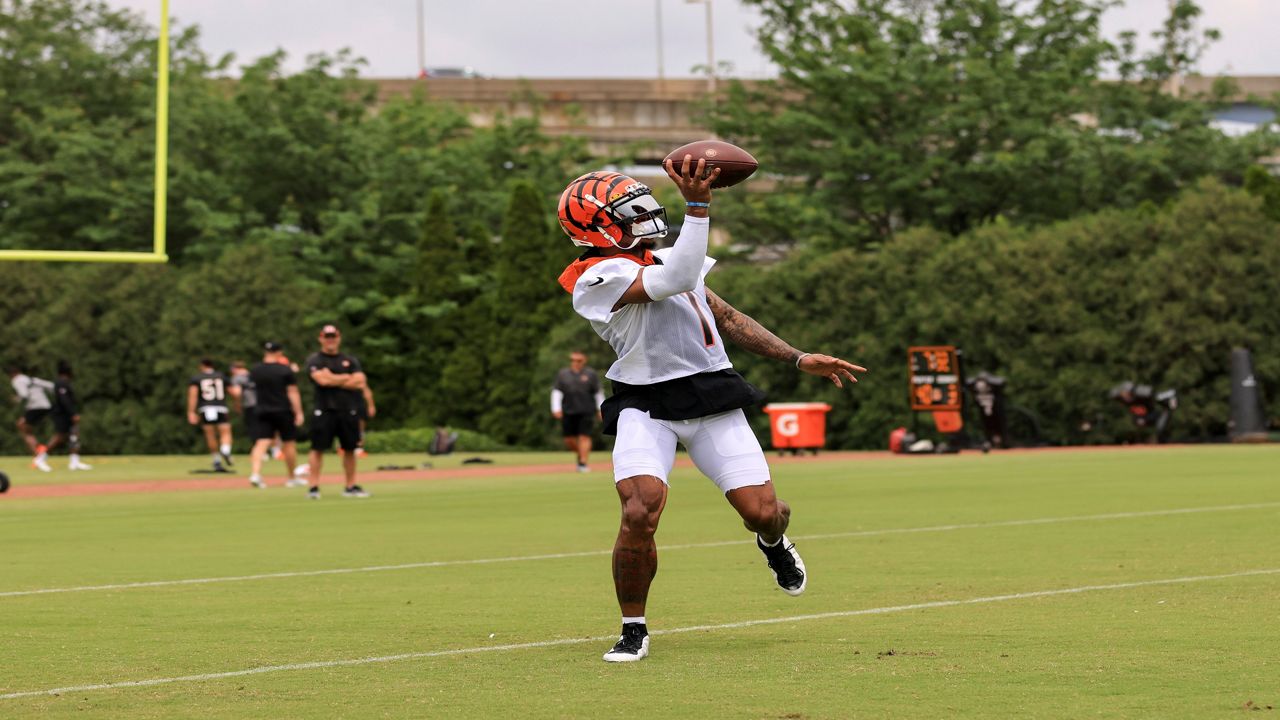 Watch: Joe Burrow Throws to Ja'Marr Chase at Bengals' Offseason Workouts