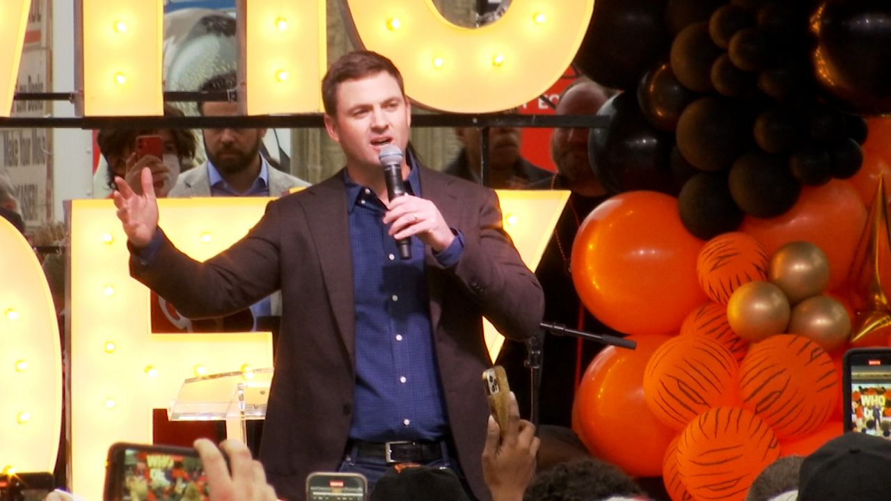 Zac Taylor Addresses Crowd