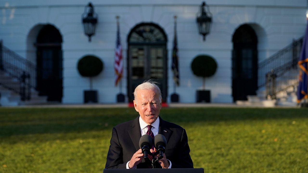Pembebasan Rittenhouse memperketat visa politik untuk Biden
