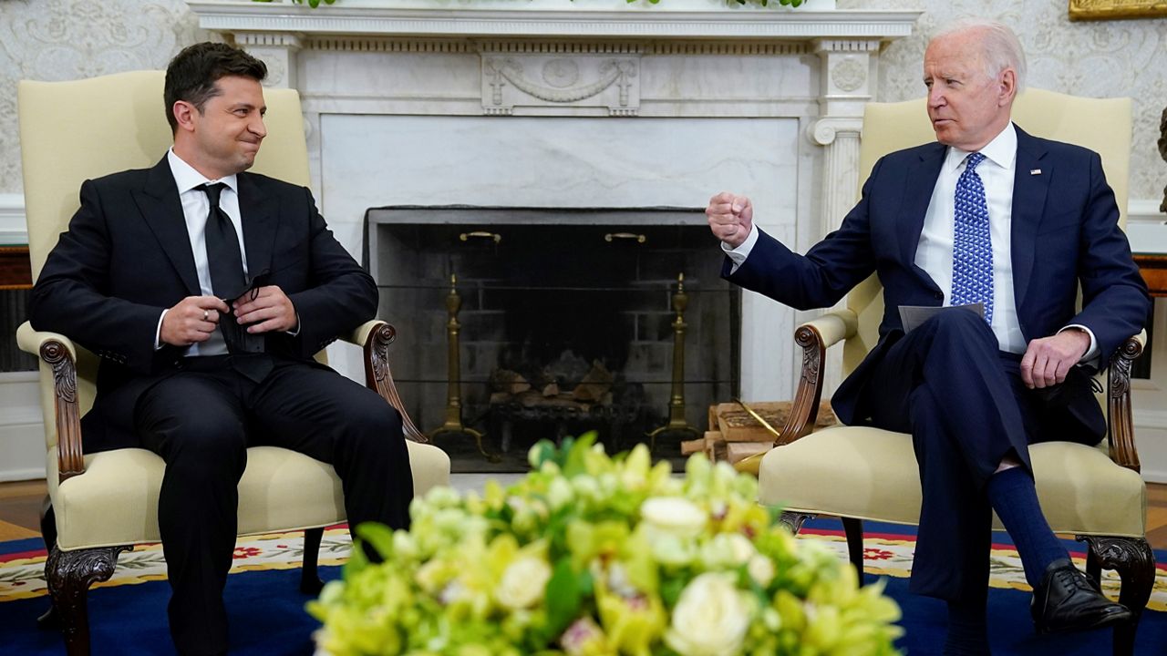 President Joe Biden meets with Ukrainian President Volodymyr Zelenskyy in the Oval Office of the White House. (AP/Evan Vucci)