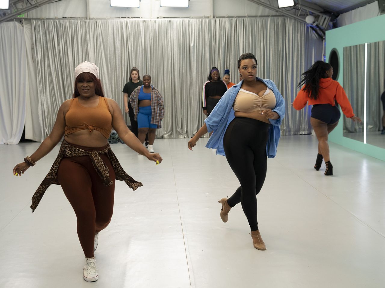 Lizzo's 'Big Grrl' Dancers Praise Her for 'Breaking Barriers' in