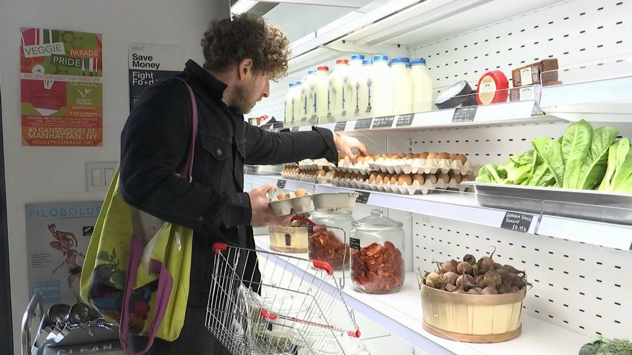Package Free Grocery 'Precycle' Leaves Zero-Waste Footprint