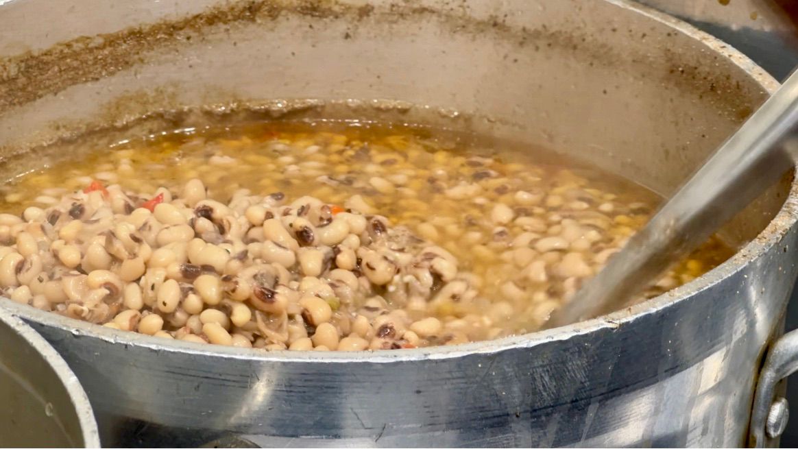 A fresh batch of black-eyed peas ready to be served at Dulan's On Crenshaw