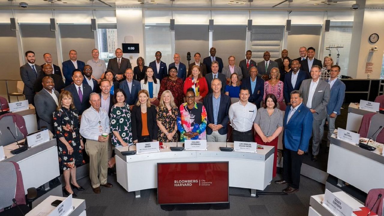 Michael Bloomberg and the class and leaders of the 2022  Bloomberg Harvard City Leadership Initiative. (Photo courtesy of  Bloomberg Harvard City Leadership Initiative)